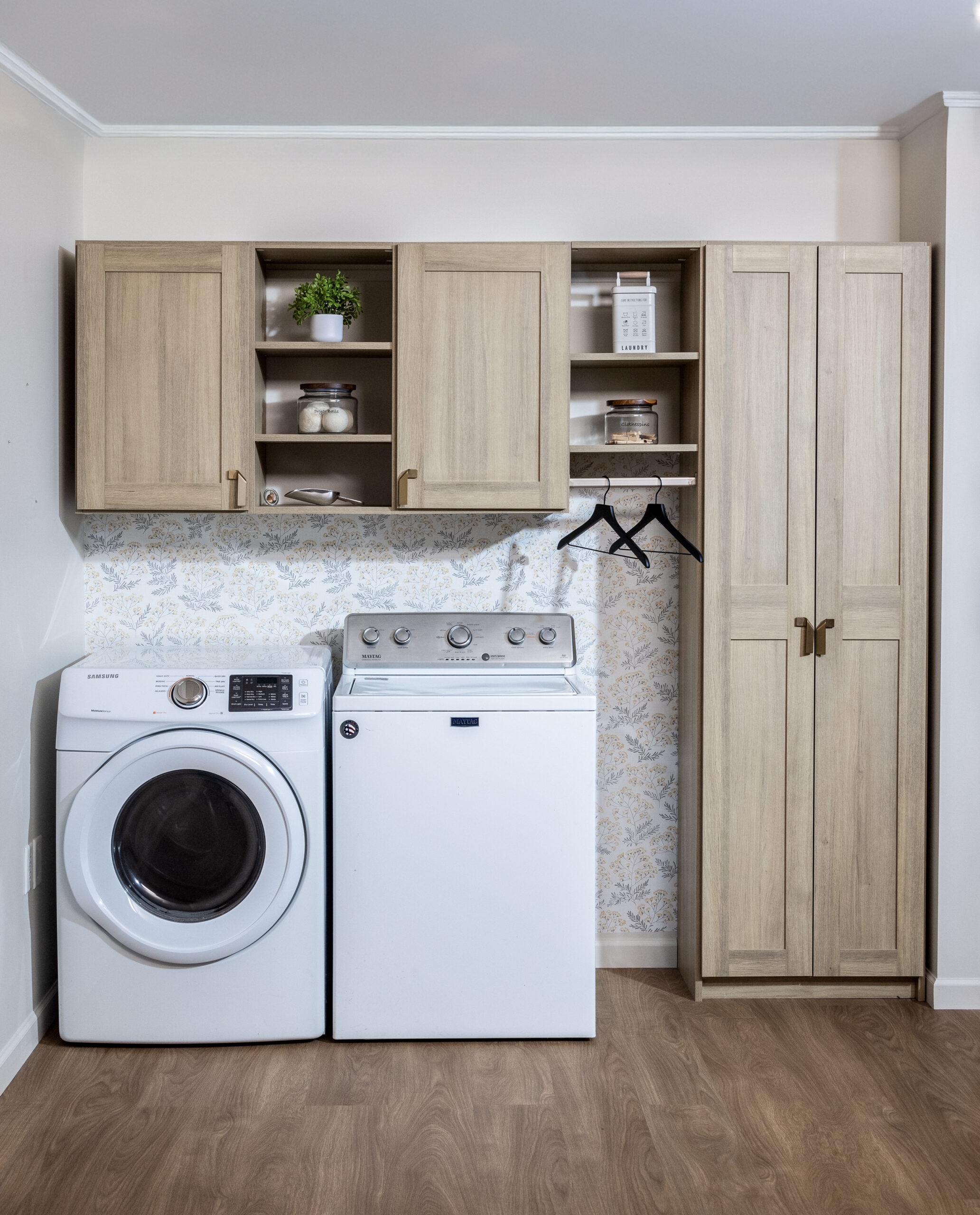 Laundry in Sheer Beauty shaker