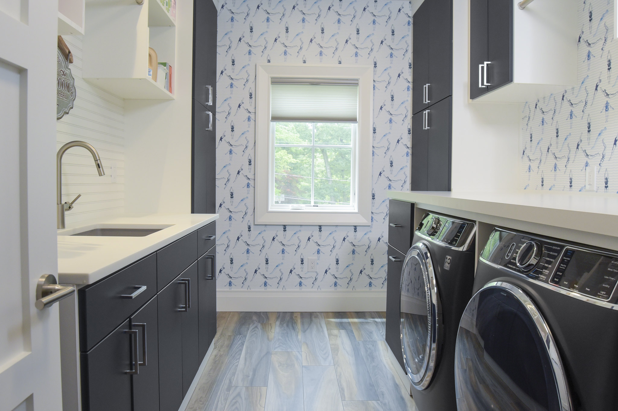 Two-toned laundry in black and white